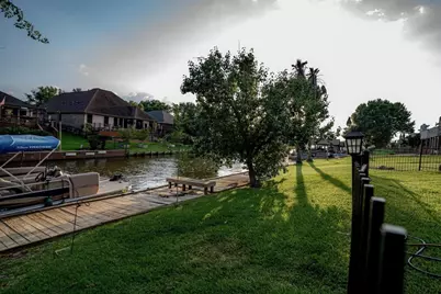 13209 Bluff View Drive, Willis, TX 77318 - Photo 5