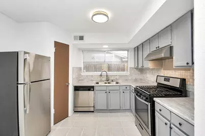 1111 W Brompton Drive, Pearland, TX 77584 - Photo 7