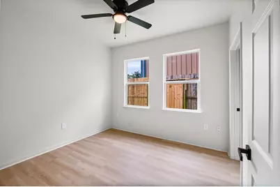 4415 Castor Street, Houston, TX 77022 - Photo 9