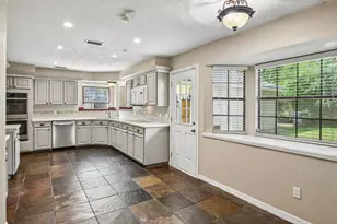 17703 Oaksham Ln, Spring, TX 77379 - Photo 11