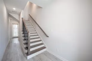 10915 Upland Retreat Dr, Houston, TX 77043 - Photo 3