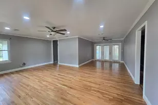 401 E Dumble St, Alvin, TX 77511 - Photo 3