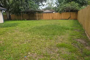 401 E Dumble St, Alvin, TX 77511 - Photo 21