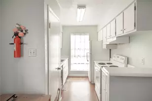 6200 Ranchester Dr, Houston, TX 77036 - Photo 11