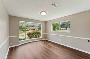 8015 Burning Hills Dr, Houston, TX 77071 - Photo 5