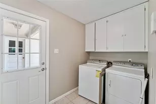 8015 Burning Hills Dr, Houston, TX 77071 - Photo 13