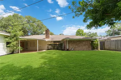 8015 Burning Hills Drive, Houston, TX 77071 - Photo 15