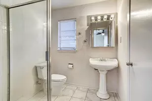 5615 Arboles Dr, Houston, TX 77035 - Photo 7