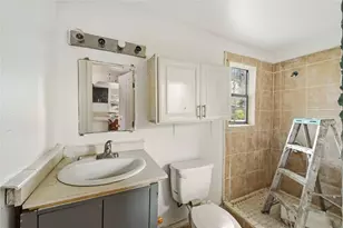 5513 Makeig St, Houston, TX 77026 - Photo 5