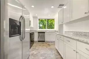 49 Briar Hollow Ln, Houston, TX 77027 - Photo 13