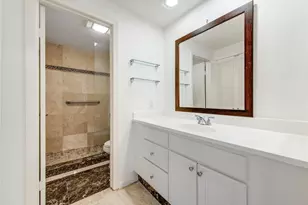 49 Briar Hollow Ln, Houston, TX 77027 - Photo 19