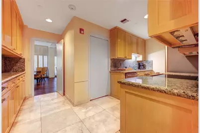 49 Briar Hollow Lane #101, Houston, TX 77027 - Photo 39