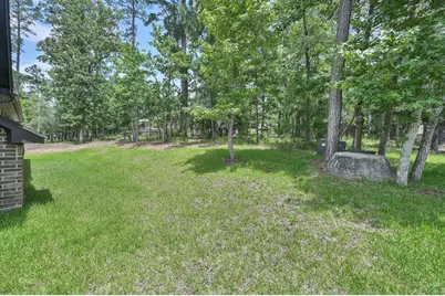 2172 Greentree Drive Drive, Huntsville, TX 77340 - Photo 19