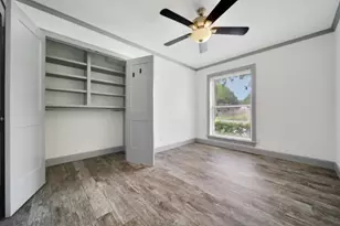 10042 Briar Forest Dr, Houston, TX 77042 - Photo 39