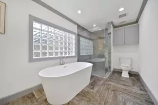 10042 Briar Forest Dr, Houston, TX 77042 - Photo 31