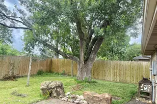 10107 Hollow Canyon Dr, Sugar Land, TX 77498 - Photo 17