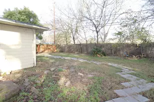 1300 Jefferson St, Baytown, TX 77520 - Photo 19
