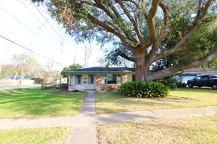 1300 Jefferson St, Baytown, TX 77520 - Photo 3