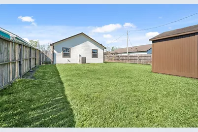 3003 Florida Street, Dickinson, TX 77539 - Photo 17