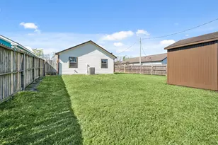 3003 Florida St, Dickinson, TX 77539 - Photo 17