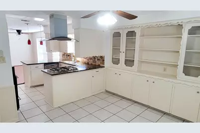 8527 Edgemoor Drive, Houston, TX 77036 - Photo 9