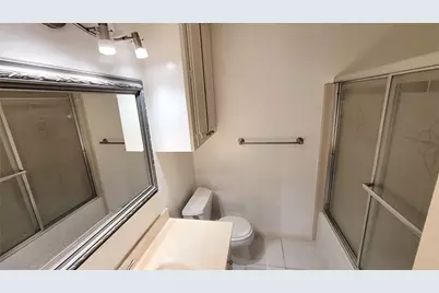 8527 Edgemoor Drive, Houston, TX 77036 - Photo 13