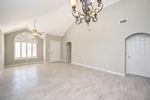 6607 W T C Jester Blvd, Houston, TX 77091 - Photo 3