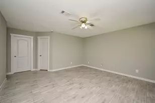 6607 W T C Jester Blvd, Houston, TX 77091 - Photo 9