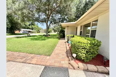 8009 Dellanera Drive, Hitchcock, TX 77563 - Photo 9