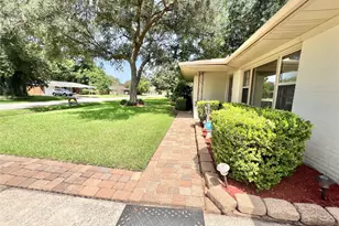 8009 Dellanera Dr, Hitchcock, TX 77563 - Photo 9