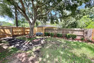 8009 Dellanera Dr, Hitchcock, TX 77563 - Photo 37