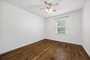 7111 Hartland Ave, Houston, TX 77055 - Photo 21