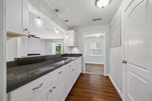 7111 Hartland Ave, Houston, TX 77055 - Photo 9