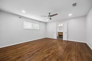7111 Hartland Ave, Houston, TX 77055 - Photo 17