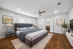 7111 Hartland Ave, Houston, TX 77055 - Photo 15