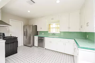 7901 Ridgeview Drive, Houston, TX 77055 - Photo 11