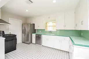 7901 Ridgeview Dr, Houston, TX 77055 - Photo 11