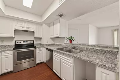 2818 S Bartell Drive #25, Houston, TX 77054 - Photo 9