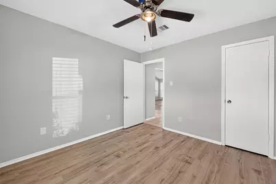 9809 Hummingbird Street, La Porte, TX 77571 - Photo 23