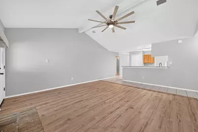 9809 Hummingbird Street, La Porte, TX 77571 - Photo 9