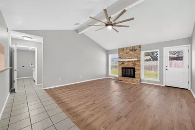 9809 Hummingbird Street, La Porte, TX 77571 - Photo 11