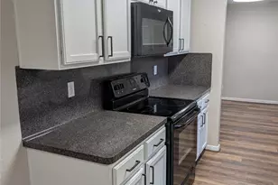 10711 Royal Forest Dr, Conroe, TX 77303 - Photo 9