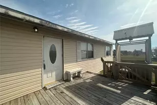 908 20th St, Port Bolivar, TX 77650 - Photo 17