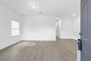 319 N Carolina St, Houston, TX 77029 - Photo 3
