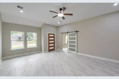 9806 Southwick Drive, Humble, TX 77338 - Photo 7