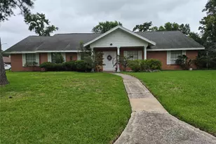 814 Oak Leaf St, La Porte, TX 77571 - Photo 1