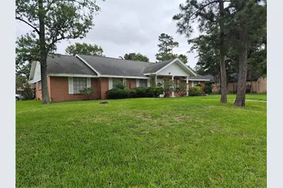 814 Oak Leaf Street, La Porte, TX 77571 - Photo 3