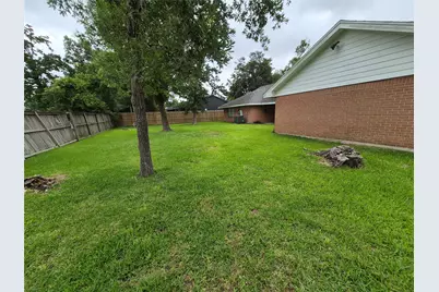814 Oak Leaf Street, La Porte, TX 77571 - Photo 11