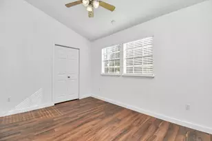 2002 Gentryside Dr, Houston, TX 77077 - Photo 19