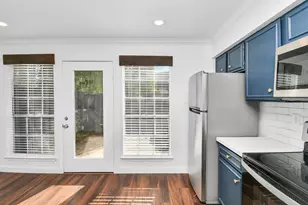 2002 Gentryside Dr, Houston, TX 77077 - Photo 11